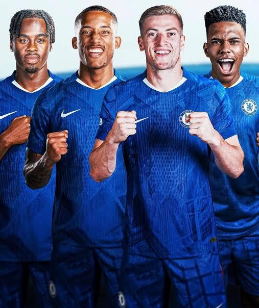 新宝配资 还有高手⁉️蓝军锋线三大新援发挥亮眼，还有5200万吉滕斯待开奖